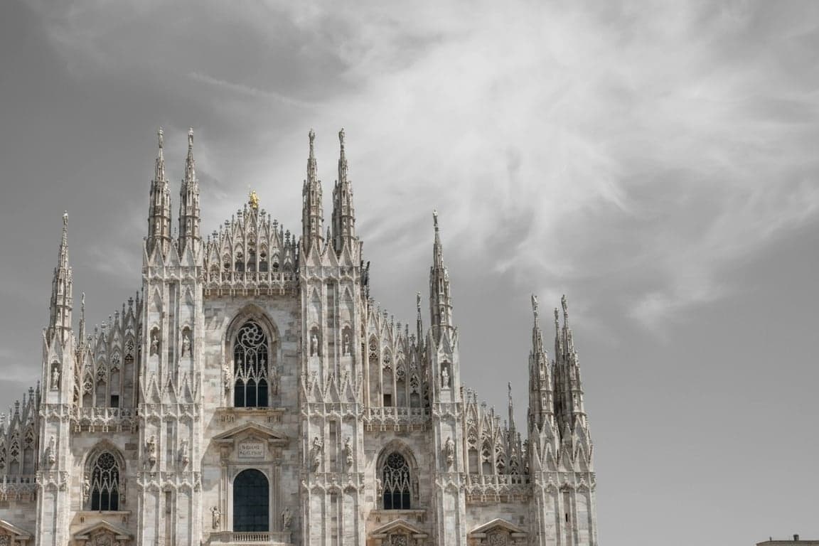 AI remove color from image after photo - cathedral photo converted to grayscale