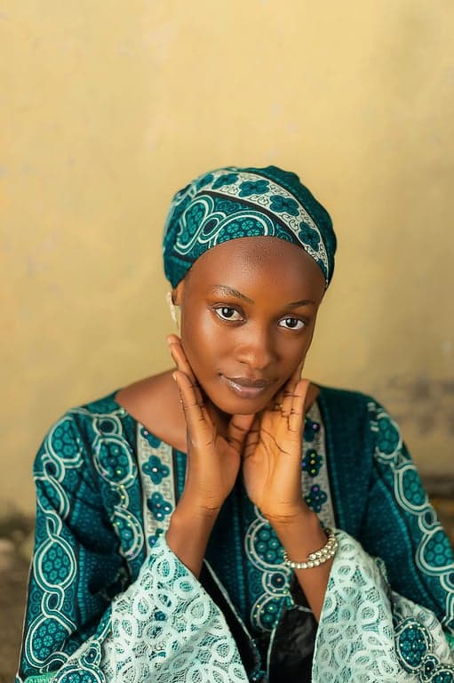 Festival Outfits filter before photo - portrait in basic single-layer outfit with any setting