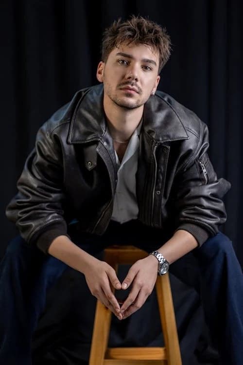 Winter Outfits filter before photo - neutral clothing portrait before transformation