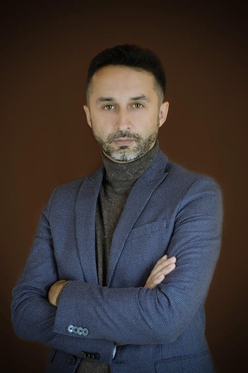 AI bald filter before photo - original hairstyle before virtual bald look