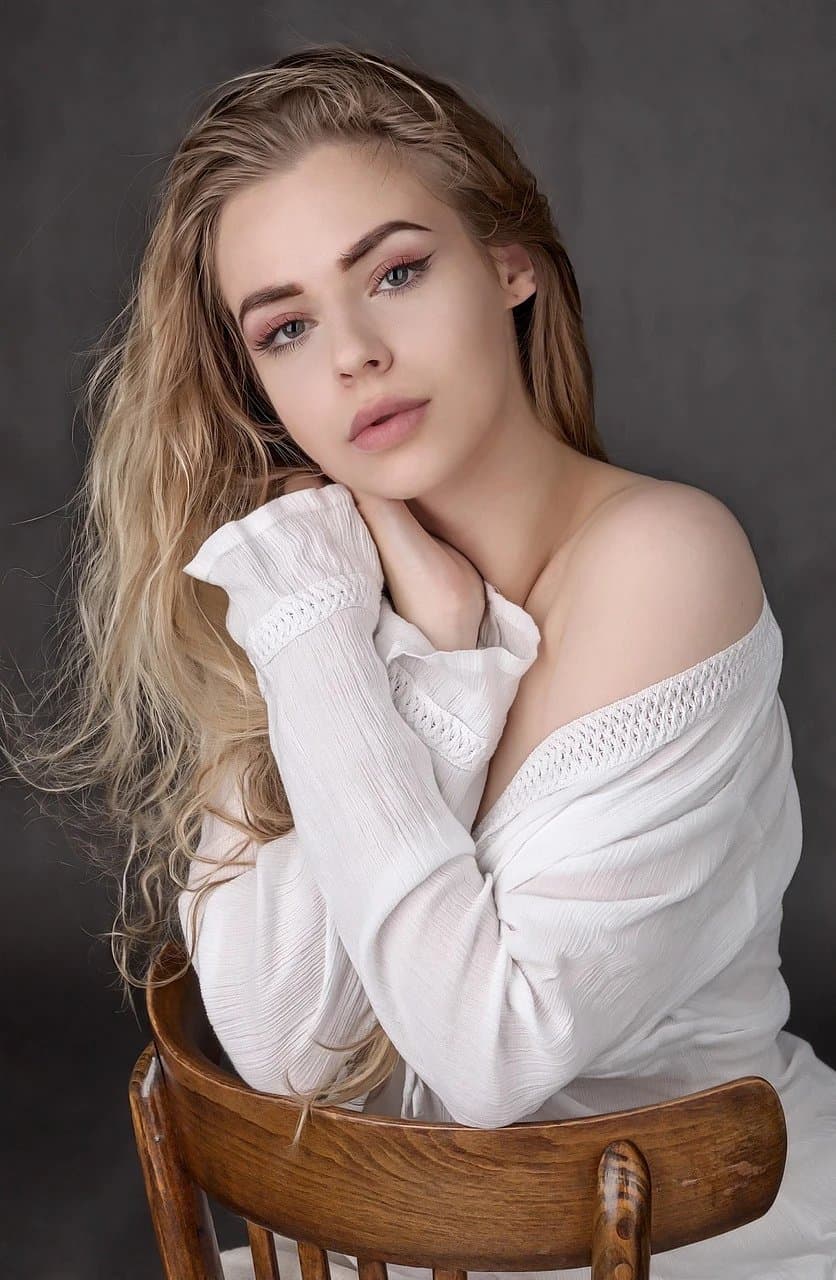 AI aesthetic filter before photo - outdoor photo before aesthetic color palette applied