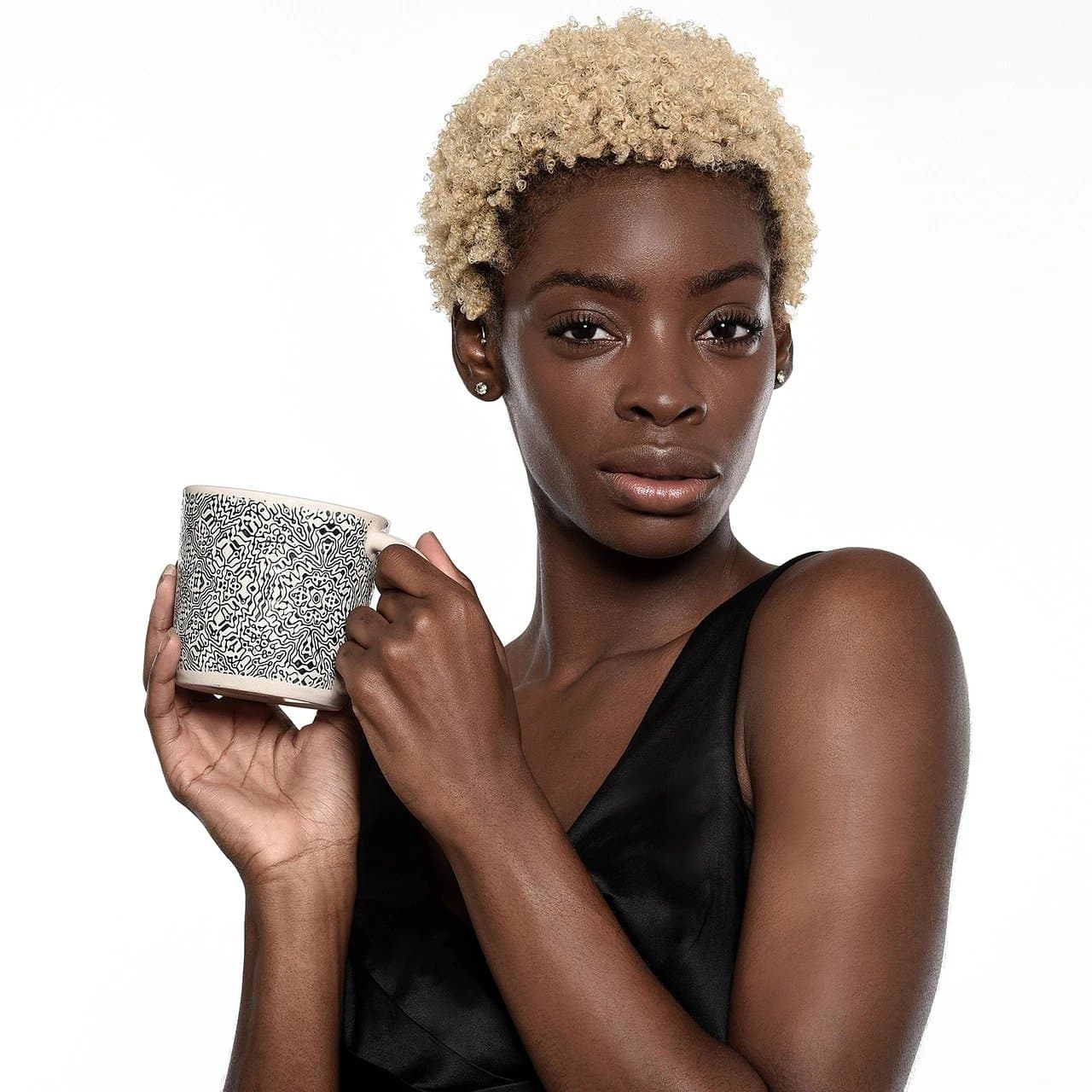 AI baby filter before photo - profile photo before childlike AI rendering