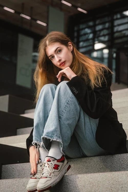 Celebrity Outfits filter before photo - natural portrait in everyday outfit with soft daylight