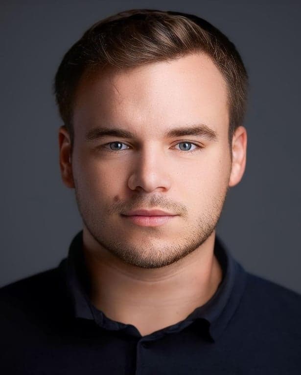 AI red eye remover after transformation - casual portrait with corrected eye color