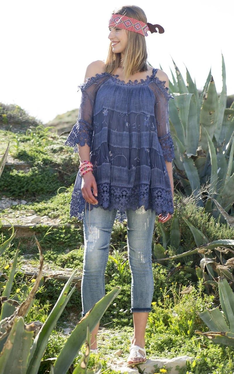 AI 90s filter before photo - selfie before AI 90s filter transformation