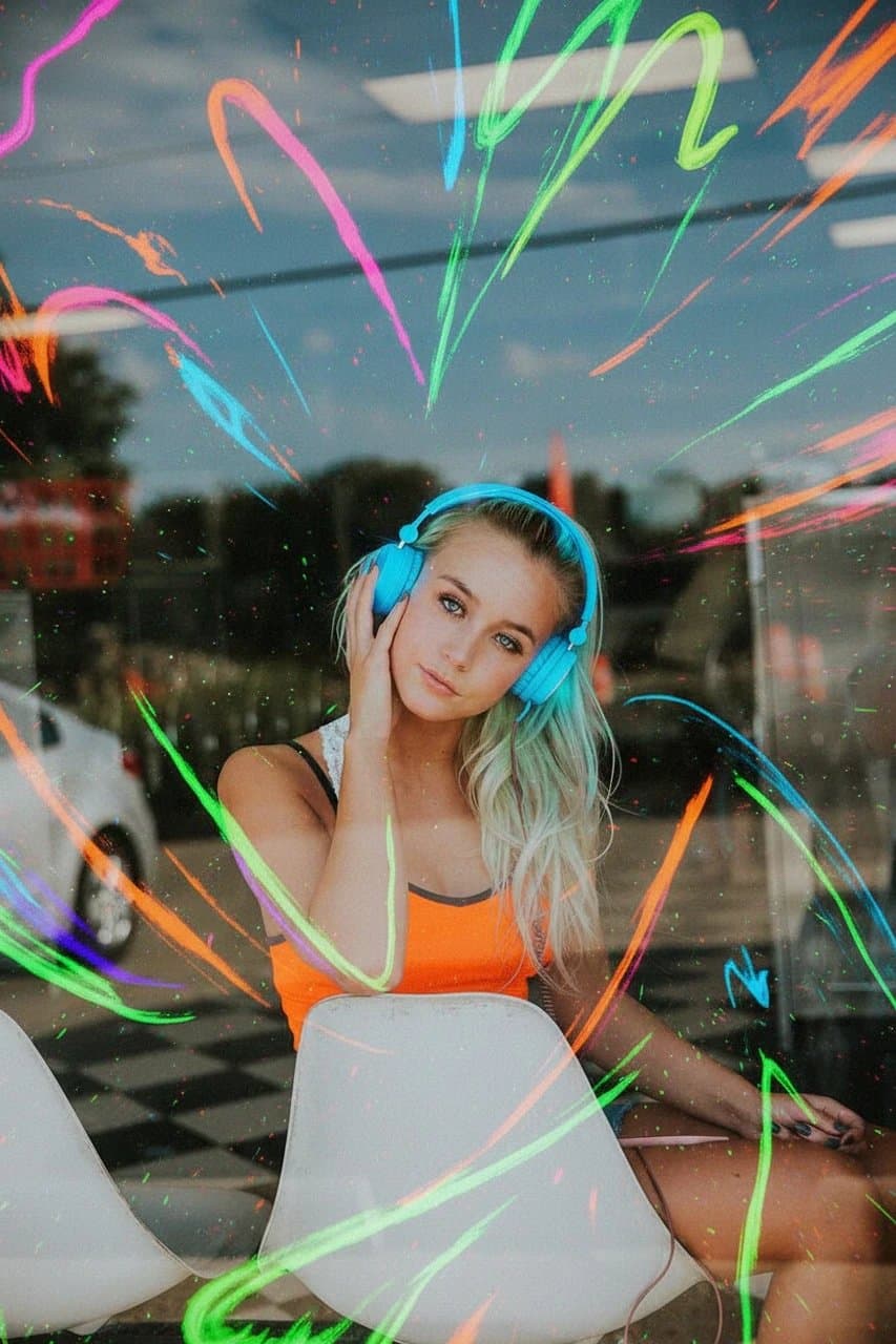 AI color splash filter after transformation - influencer photo with bright color highlight and monochrome tone