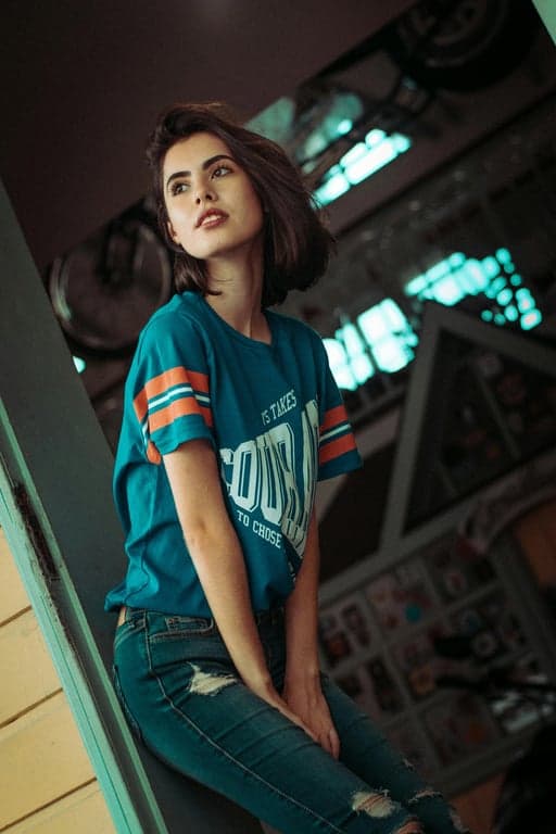 AI long hair filter before photo - woman portrait with short bob hair