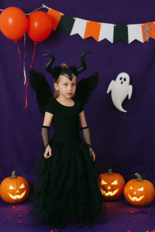 ai Halloween background after pic-girl cosplay with Halloween background