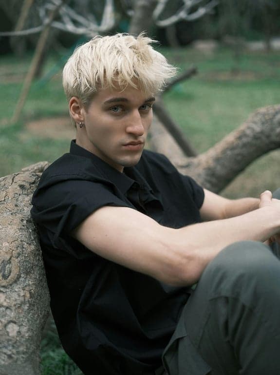 AI tan skin filter before photo - close up face photo with natural complexion