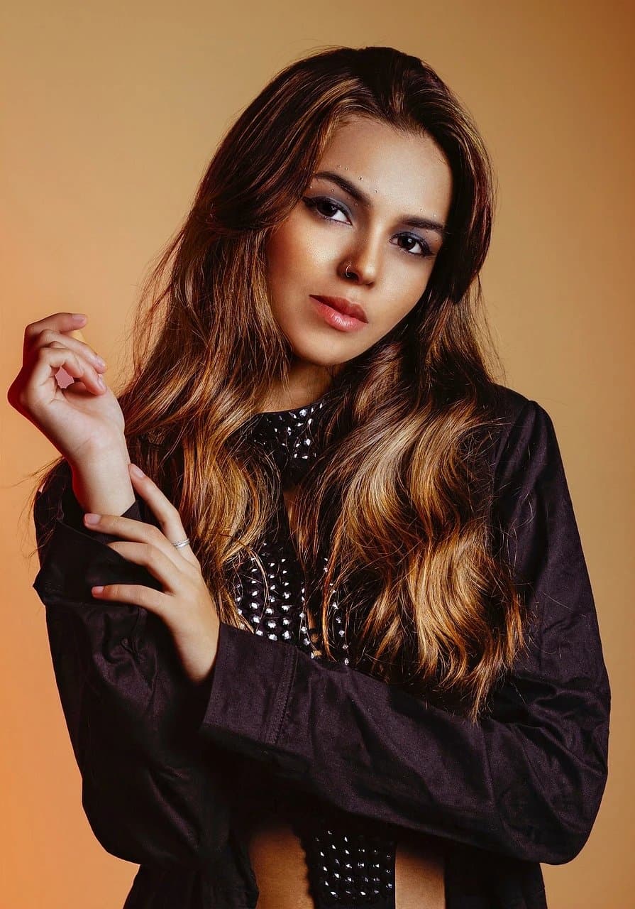 AI Barbie filter before photo - influencer photo before Barbie-inspired makeover