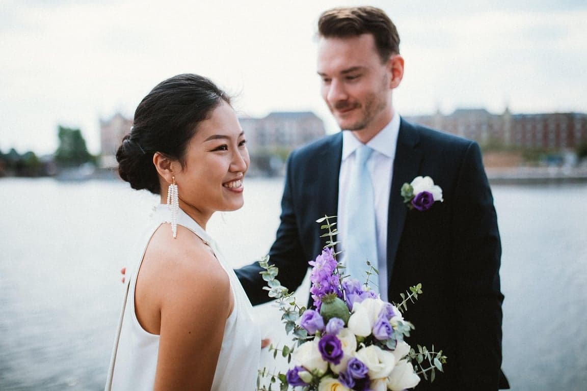 AI line drawing filter before photo - studio photo before AI line art rendering